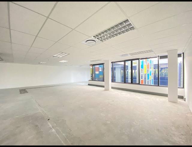397M² OFFICE TO LET IN BRYANSTON